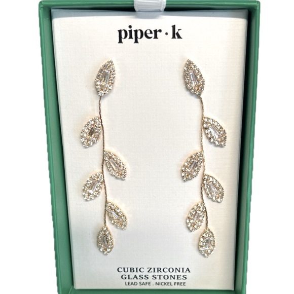 NWT ⚜️💎⚜️ Piper K Gorgeous Cubic Zirconia Leaf Inspired Drop Earrings - Picture 1 of 6